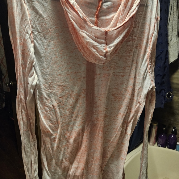 Womens top by maurices size large - Picture 3 of 4